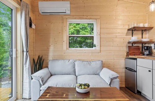 Brevard Cabina | New, Secluded Tiny Cabin on Mountain Top with Views!