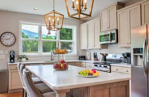 Candler Casa | Pisgah Poolside Peaks Retreat | Mountain Views + Private Pool | Near Asheville