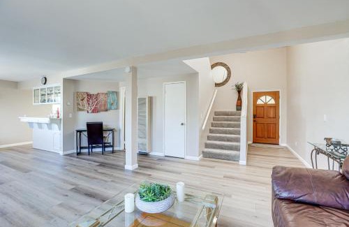 Motel District Apartamento | Pismo Beach Condo with Balcony Near Wineries!