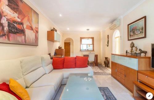 Javea Apartamento | Piso bonito cerca de la playa con piscina, jardín, gimnasio y garaje