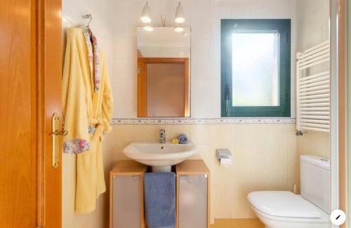 Javea Apartamento | Piso bonito cerca de la playa con piscina, jardín, gimnasio y garaje