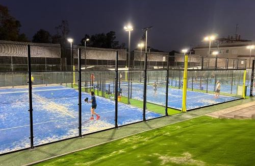 Los Geraeos Apartamento | Piso con AC, piscina y pista de pádel y tenis en Águilas