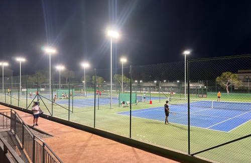 Los Geraeos Apartamento | Piso con AC, piscina y pista de pádel y tenis en Águilas