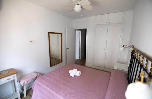 Velilla-Taramay Apartamento | Piso con terraza muy cercano a la playa
