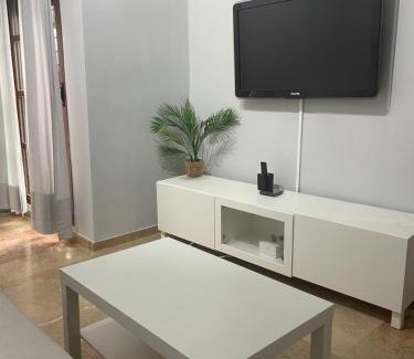 Huelva Apartamento | PISO EN EL CENTRO DE HUELVA SILENCIOSO Y CON GRAN PATIO, Calle La Paz