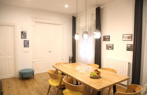 San Francisco Apartamento | PISO EXCLUSIVO FRENTE AL CASCO VIEJO CON PARKING GRATIs