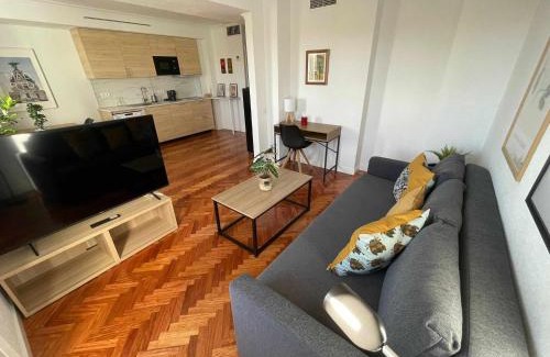 Recoletos Apartamento | Piso luminoso con balcones frente Parque Retiro