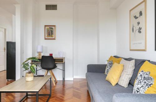 Recoletos Apartamento | Piso luminoso con balcones frente Parque Retiro