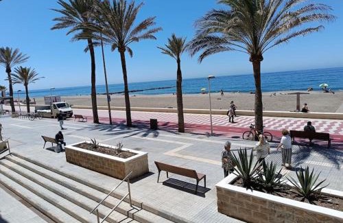 Almeria Apartamento | Piso primera línea playa Almería