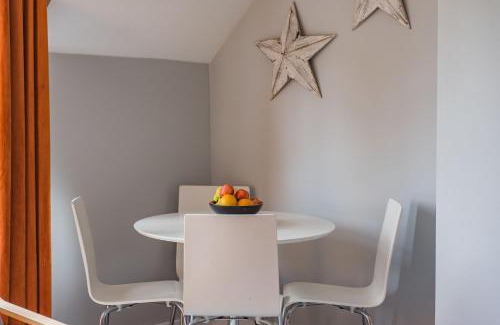 Canterbury Casa | Pitch Perfect by Bloom Stays