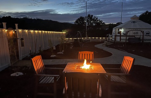 Hollister Casa | Pitch your tent here