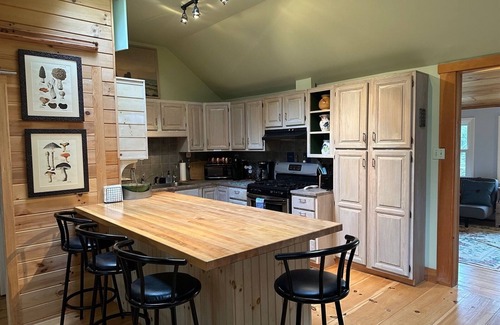 Lincolnville Casa | PITCHER PERFECT - Town of Lincolnville - Pitcher Pond