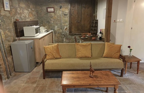 Askas Casa | PITHARIA
