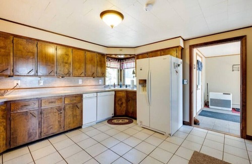 Pittsburg Casa | Pittsburg Vacation Rental w/ Lake & Mountain Views