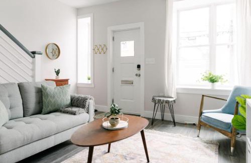 Mount Washington Casa | Pittsburgh Home Walkable to Restaurants