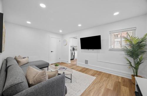 Millvale Apartamento | Pittsburgh Millvale Modern 4 Bedroom Apartment with Parking