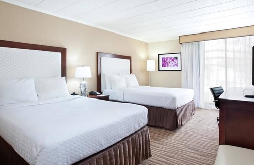 Green Tree Hotel | Pittsburgh Plaza Hotel