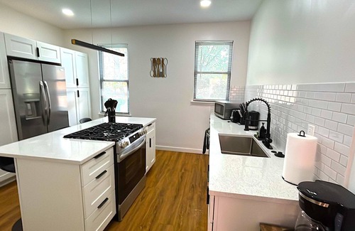 Mexican War Streets Casa | North Shore House: Close to Stadium, Mexican War Streets Area