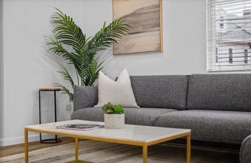 Pittsburgh Apartamento | Pittsburgh Spacious and Modern Three Bedroom Apartment with Free Parking