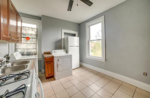 Ross Township Apartamento | Pittsburgh Vacation Rental about 6 Mi to Downtown!