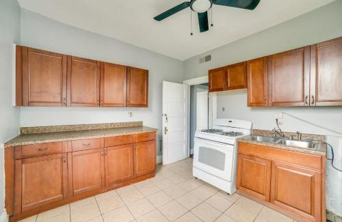 Ross Township Apartamento | Pittsburgh Vacation Rental about 6 Mi to Downtown!