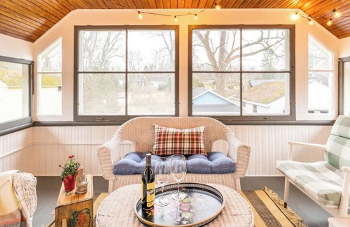 Pittsford Casa | Pittsford Village Charmer: Historic 4 Bed Home, Walk to Pittsford Village
