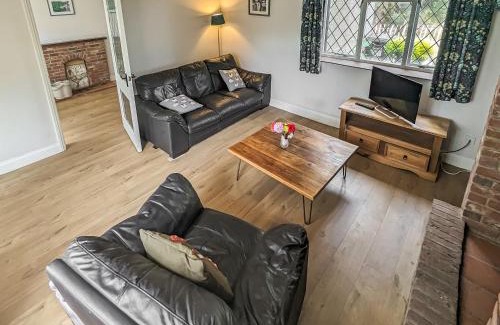 Irstead Casa | Pixies Wood Cottage