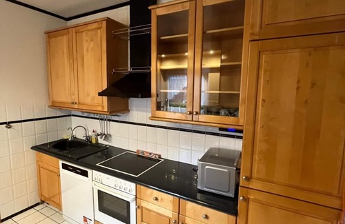 Neumuenster Casa | Plöner Straße 173 - 4 bedrooms with 2 bathrooms
