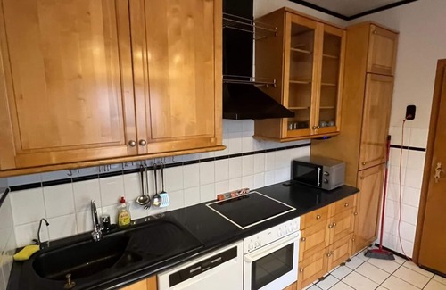 Neumuenster Casa | Plöner Straße 173 - 4 bedrooms with 2 bathrooms