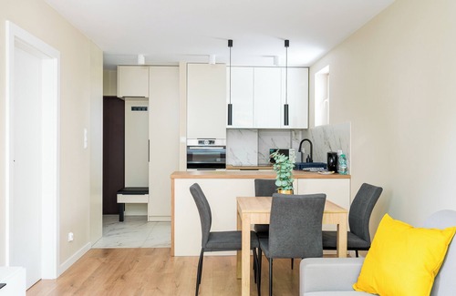 Ochota Apartamento | Plac Zawiszy Deluxe Apartment