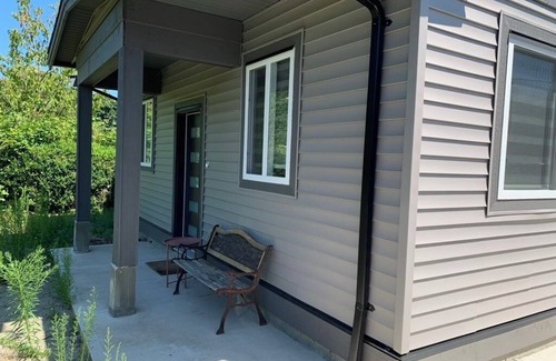 Mission Apartamento | Place Near The River surrounded by mountains, hiking trails close to a park.