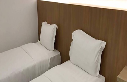 Batu Lintang Hotel | Place2Stay @ General Hospital