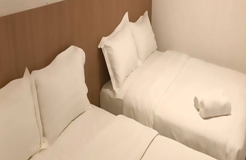 Batu Lintang Hotel | Place2Stay @ General Hospital