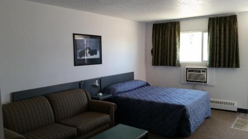 Stettler Hotel | Plains Motor Inn