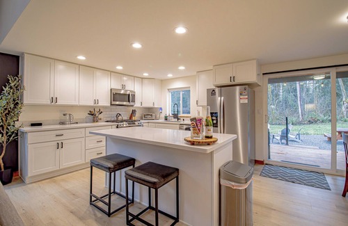 Ashford Casa | Summer Filling Fast! Sleeps 8 - Hot Tub - Fire Pit