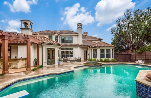 Plano Casa | Plano Mansion with Beautiful Pool