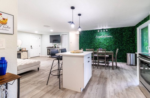 Plant City Casa | Plant City Modern Soho Farmhouse, Event Friendly!!