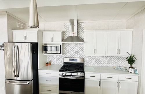 Sherkston Cabaña | Plant Lovers 3 BR Family Cottage at Sherkston Shores