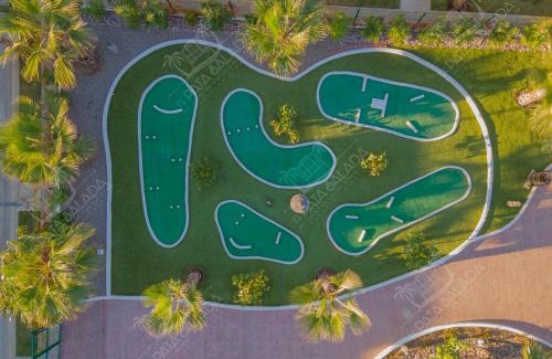 Mazatlán Apartamento | Planta Baja, a 10 minutos de la playa, Gran alberca y Mini Golf!