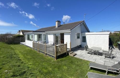 Caergeiliog Casa | Plas Diwedd
