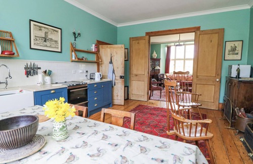 Fishguard Cabaña | PLAS PONTFAEN, pet friendly, with open fire in Newport, Pembrokeshire