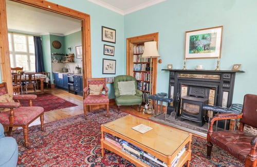 Fishguard Cabaña | PLAS PONTFAEN, pet friendly, with open fire in Newport, Pembrokeshire
