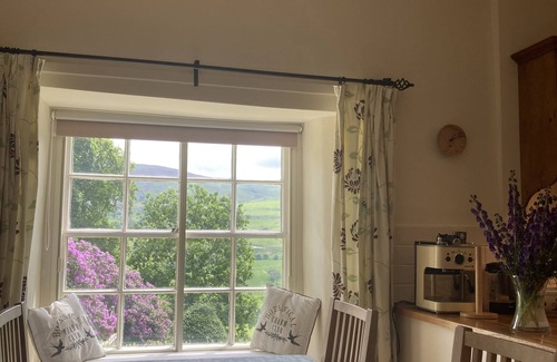 Graigfechan Cabaña | Plas yn Yale, Llandegla con impresionantes vistas a la montaña desde todas las ventanas