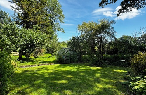 Pentrefelin Cabaña | Plasbach Cottage is the perfect family getaway in the Countryside.
