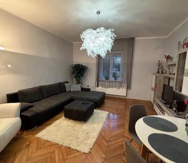 Zalaegerszeg Apartamento | PlatánWood ComfortHome
