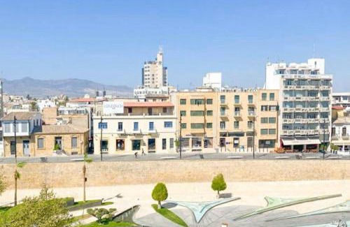 Nicosia Apartamento | Plateia Suite Brillante