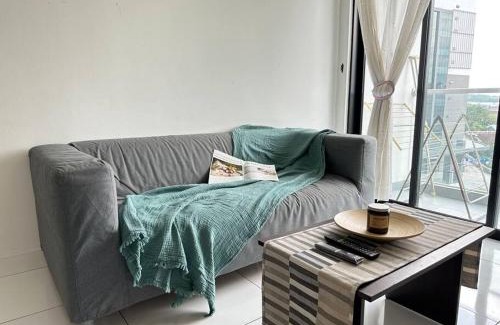 Taman Bukit Mewah Apartamento | Platino 2BR ParadigmMall Netflix By STAY