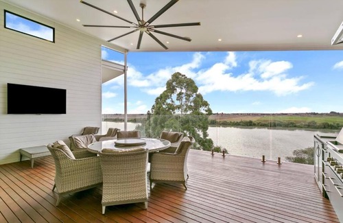 Seymour Casa | Platinum on Washpool