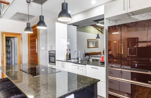 Newcastle West Apartamento | Platinum Precinct - The Apartment