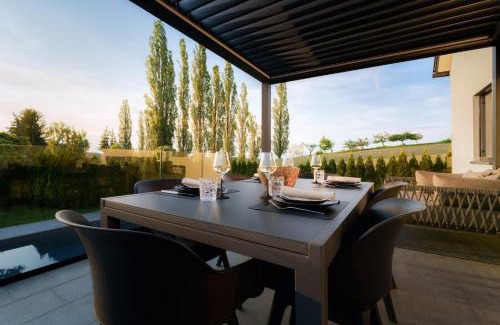 Berghausen Casa | Platschberg Urban Hideaway - Stilvolles Ferienhaus mit Pool an der Weinstraße